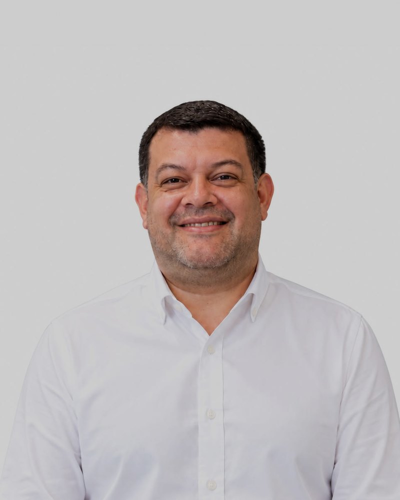 Portrait of Gualberto Martinez